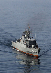 في اعقاب تهديدات ايران: حاملة طائرات امريكية تعبر مضيق هرمز! صورة رقم 1