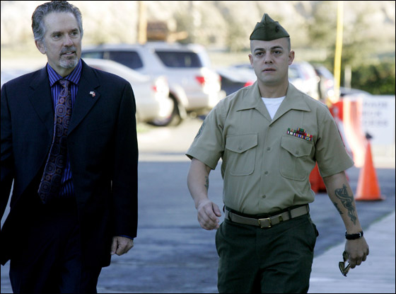 محاكمة جندي امريكي تسبب بقتل 24 شخصا في مذبحة العراق!  صورة رقم 2