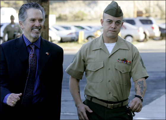 محاكمة جندي امريكي تسبب بقتل 24 شخصا في مذبحة العراق!  صورة رقم 3