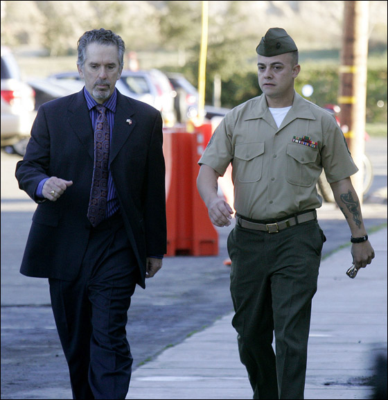 محاكمة جندي امريكي تسبب بقتل 24 شخصا في مذبحة العراق!  صورة رقم 6