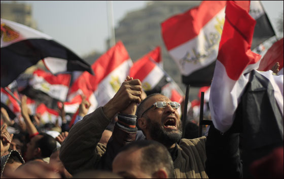 احياء ذكرى الثورة بمصر والمطالبة باستكمال العدالة الاجتماعية صورة رقم 9 احياء ذكرى الثورة بمصر والمطالبة باستكمال العدالة الاجتماعية صورة رقم 9