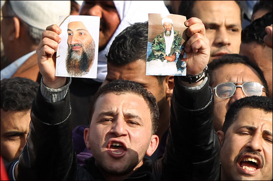 احياء ذكرى الثورة بمصر والمطالبة باستكمال العدالة الاجتماعية صورة رقم 13 احياء ذكرى الثورة بمصر والمطالبة باستكمال العدالة الاجتماعية صورة رقم 13