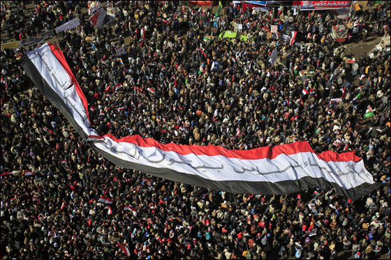 احياء ذكرى الثورة بمصر والمطالبة باستكمال العدالة الاجتماعية صورة رقم 15 احياء ذكرى الثورة بمصر والمطالبة باستكمال العدالة الاجتماعية صورة رقم 15