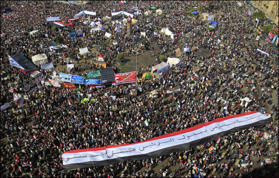 احياء ذكرى الثورة بمصر والمطالبة باستكمال العدالة الاجتماعية صورة رقم 16 احياء ذكرى الثورة بمصر والمطالبة باستكمال العدالة الاجتماعية صورة رقم 16
