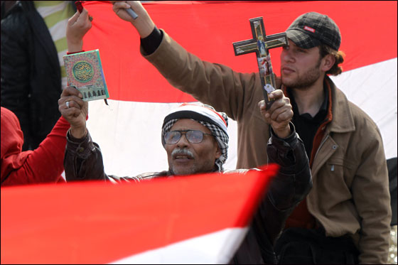 احياء ذكرى الثورة بمصر والمطالبة باستكمال العدالة الاجتماعية صورة رقم 20 احياء ذكرى الثورة بمصر والمطالبة باستكمال العدالة الاجتماعية صورة رقم 20