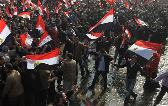 احياء ذكرى الثورة بمصر والمطالبة باستكمال العدالة الاجتماعية صورة رقم 24 احياء ذكرى الثورة بمصر والمطالبة باستكمال العدالة الاجتماعية صورة رقم 24