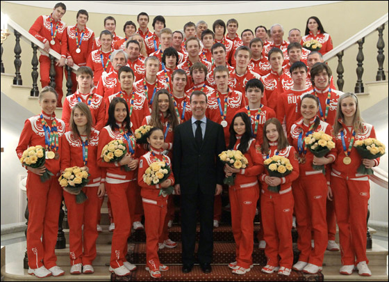 طالب روسي يسأل مدفيدف: هل أنت مستعد للموت مثل صدام؟  صورة رقم 11