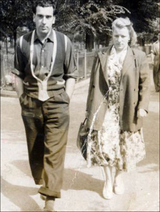 تحمّل قسوة الحرب ولم يتحمل موت زوجته.. فتوقف قلبه فجأة!  صورة رقم 1