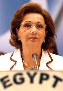 محمد حسنين هيكل: مبارك اكد ان زوجته نجحت في تربيته من جديد! صورة رقم 1