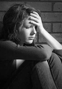 اجبرت ابنتها على تنظيف المنزل قبل شنقها لتستقبل المعزين به! صورة رقم 2