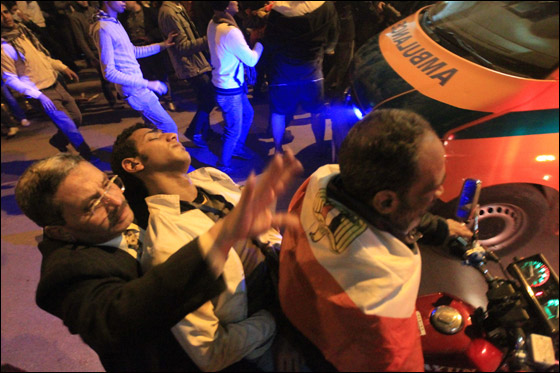 لجنة برلمانية مصرية تحمّل جهاز الامن مسؤولية مذبحة بورسعيد  صورة رقم 8