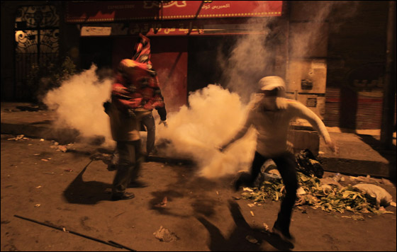 لجنة برلمانية مصرية تحمّل جهاز الامن مسؤولية مذبحة بورسعيد  صورة رقم 17