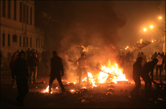 لجنة برلمانية مصرية تحمّل جهاز الامن مسؤولية مذبحة بورسعيد  صورة رقم 24