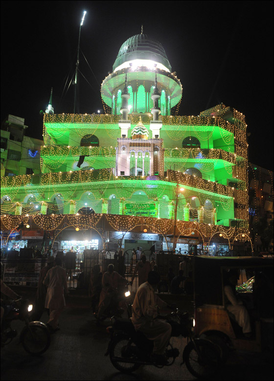 بالصور: العالم يحتفل بعيد المولد النبوي الشريف  صورة رقم 2