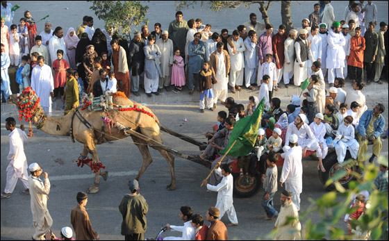 بالصور: العالم يحتفل بعيد المولد النبوي الشريف  صورة رقم 31