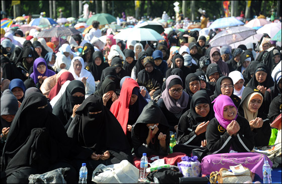 بالصور: العالم يحتفل بعيد المولد النبوي الشريف  صورة رقم 20