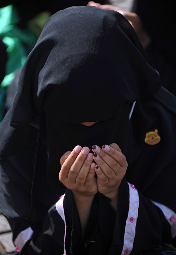 بالصور: العالم يحتفل بعيد المولد النبوي الشريف  صورة رقم 16