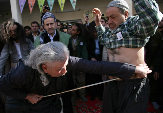 بالصور: العالم يحتفل بعيد المولد النبوي الشريف  صورة رقم 21