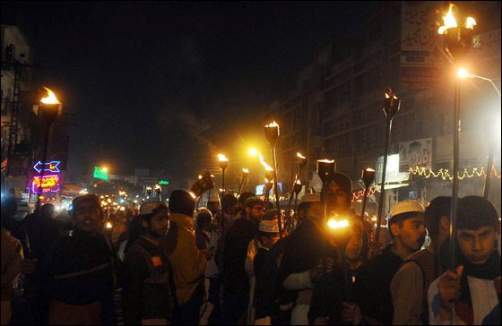 بالصور: العالم يحتفل بعيد المولد النبوي الشريف  صورة رقم 42