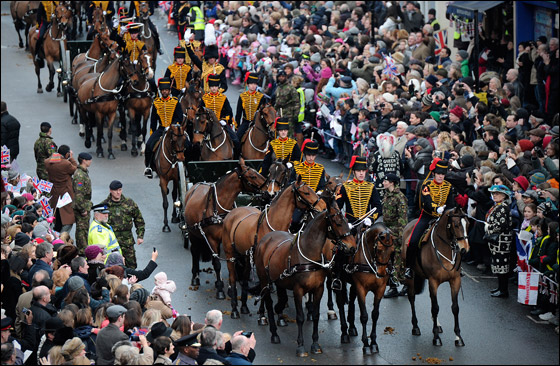 بريطانيا: احتفالات باليوبيل الماسي لاعتلاء الملكة اليزابيث العرش صورة رقم 6 بريطانيا: احتفالات باليوبيل الماسي لاعتلاء الملكة اليزابيث العرش صورة رقم 6