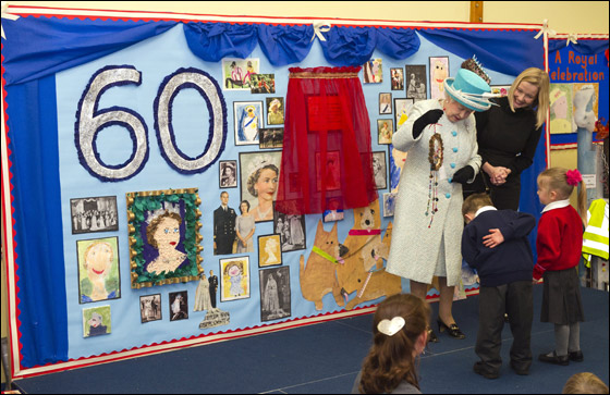 بريطانيا: احتفالات باليوبيل الماسي لاعتلاء الملكة اليزابيث العرش صورة رقم 14 بريطانيا: احتفالات باليوبيل الماسي لاعتلاء الملكة اليزابيث العرش صورة رقم 14