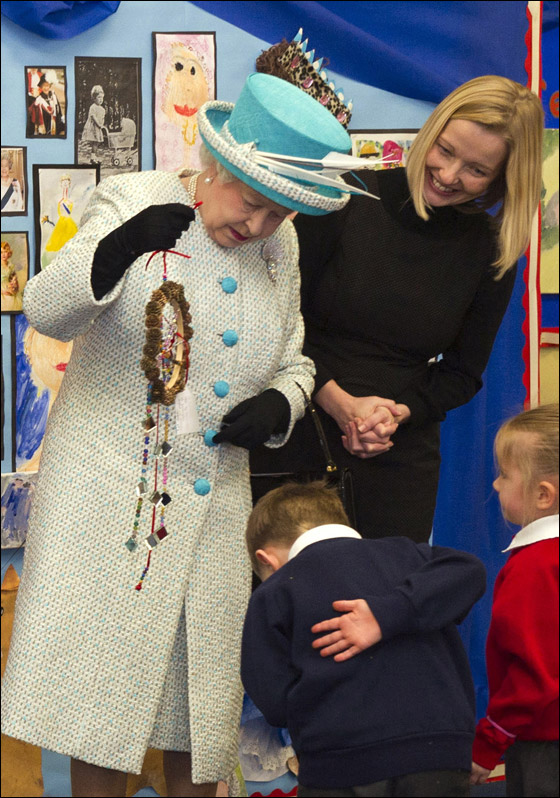 بريطانيا: احتفالات باليوبيل الماسي لاعتلاء الملكة اليزابيث العرش صورة رقم 23 بريطانيا: احتفالات باليوبيل الماسي لاعتلاء الملكة اليزابيث العرش صورة رقم 23
