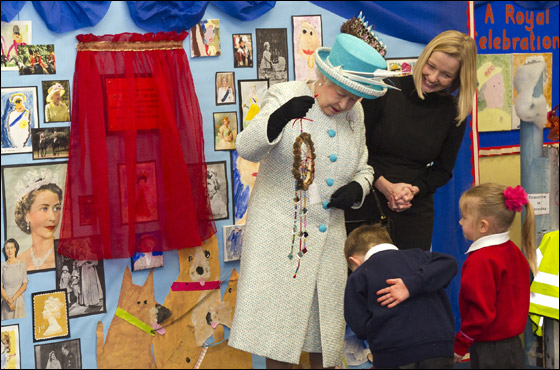 بريطانيا: احتفالات باليوبيل الماسي لاعتلاء الملكة اليزابيث العرش صورة رقم 16 بريطانيا: احتفالات باليوبيل الماسي لاعتلاء الملكة اليزابيث العرش صورة رقم 16