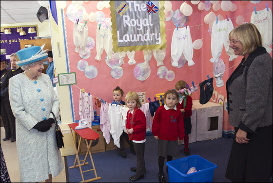 بريطانيا: احتفالات باليوبيل الماسي لاعتلاء الملكة اليزابيث العرش صورة رقم 22 بريطانيا: احتفالات باليوبيل الماسي لاعتلاء الملكة اليزابيث العرش صورة رقم 22