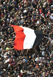 مصر: المجلس العسكري يحذر من مخططات لضرب الثورة في الصميم صورة رقم 1