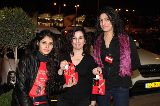 عائلة كوكا كولا احتفلت بعيد الحب صورة رقم 3 عائلة كوكا كولا احتفلت بعيد الحب صورة رقم 3