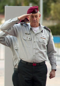 بيني جانتز: اسرائيل وحدها ستتخذ القرار بشأن ضرب إيران صورة رقم 1