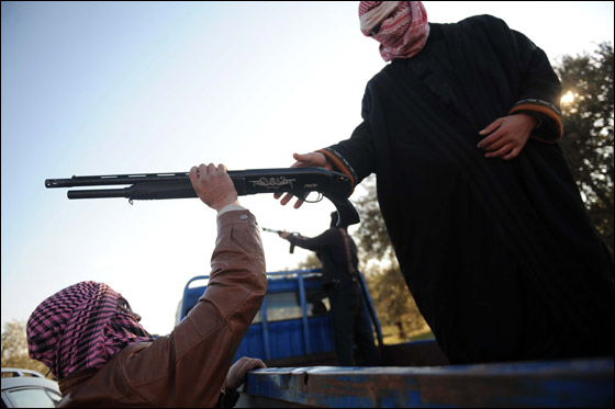 لمنع اسعاف المتظاهرين.. اعتقال 300 طبيب منذ بداية انتفاضة سوريا صورة رقم 9