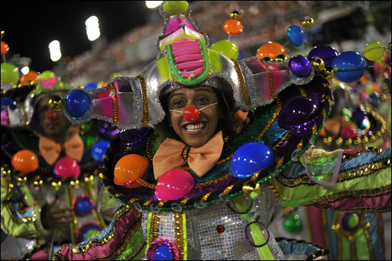 على وقع دقات الطبول: انطلاق أكبر كارنفال في شوارع ريو دي جنيرو صورة رقم 4 على وقع دقات الطبول: انطلاق أكبر كارنفال في شوارع ريو دي جنيرو صورة رقم 4