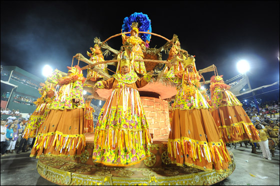 على وقع دقات الطبول: انطلاق أكبر كارنفال في شوارع ريو دي جنيرو صورة رقم 18 على وقع دقات الطبول: انطلاق أكبر كارنفال في شوارع ريو دي جنيرو صورة رقم 18