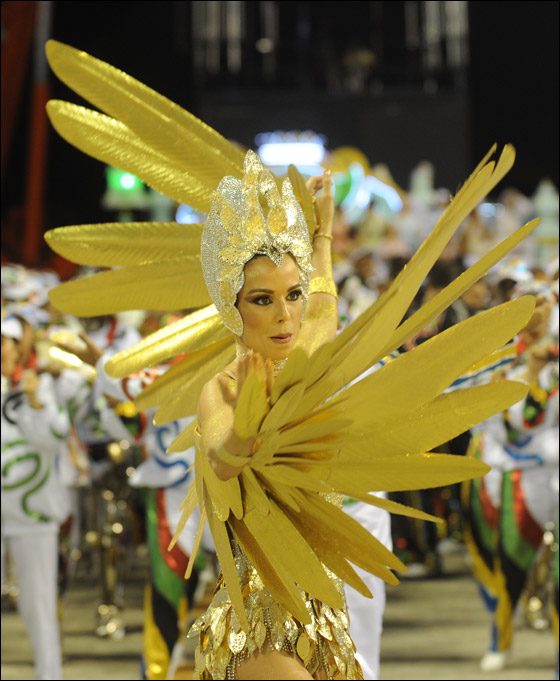 على وقع دقات الطبول: انطلاق أكبر كارنفال في شوارع ريو دي جنيرو صورة رقم 9 على وقع دقات الطبول: انطلاق أكبر كارنفال في شوارع ريو دي جنيرو صورة رقم 9