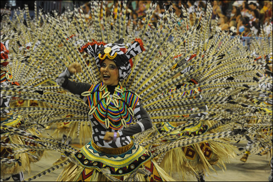 على وقع دقات الطبول: انطلاق أكبر كارنفال في شوارع ريو دي جنيرو صورة رقم 10 على وقع دقات الطبول: انطلاق أكبر كارنفال في شوارع ريو دي جنيرو صورة رقم 10