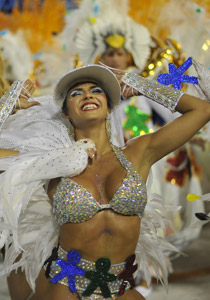 على وقع دقات الطبول: انطلاق أكبر كارنفال في شوارع ريو دي جنيرو صورة رقم 1 على وقع دقات الطبول: انطلاق أكبر كارنفال في شوارع ريو دي جنيرو صورة رقم 1