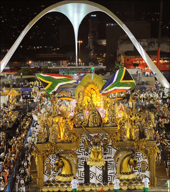 على وقع دقات الطبول: انطلاق أكبر كارنفال في شوارع ريو دي جنيرو صورة رقم 22 على وقع دقات الطبول: انطلاق أكبر كارنفال في شوارع ريو دي جنيرو صورة رقم 22