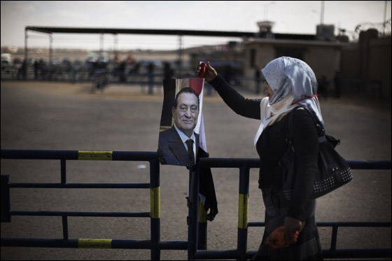 هل يكون الثاني من حزيران يوم الحكم بالاعدام على مبارك؟!  صورة رقم 3