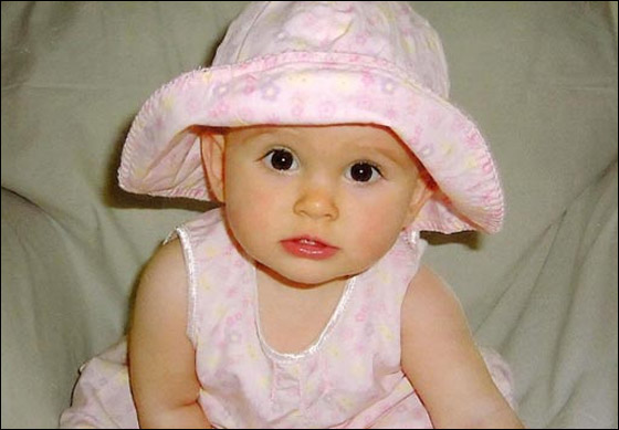 اهل يتلقون جائزة بعد تعرضهم لحادث واصابة طفلتهم بالشلل  صورة رقم 2