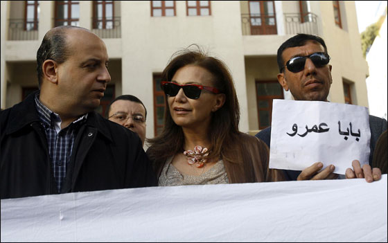 سوريا: فرق انقاذ تابعة للصليب الاحمر بدأت باجلاء الجرحى تحت القصف! صورة رقم 3