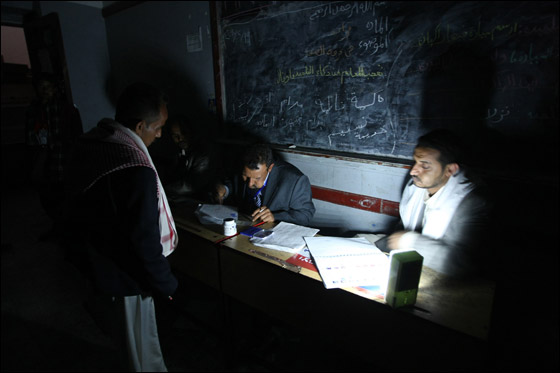 عبد ربه منصور هادي اول رئيس يمني منتخب منذ 33 عاما!  صورة رقم 31