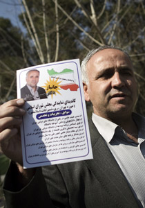 إيران تستعد لأول انتخابات منذ احتجاجات 2009 والايرانيون مترددون! صورة رقم 1 إيران تستعد لأول انتخابات منذ احتجاجات 2009 والايرانيون مترددون! صورة رقم 1