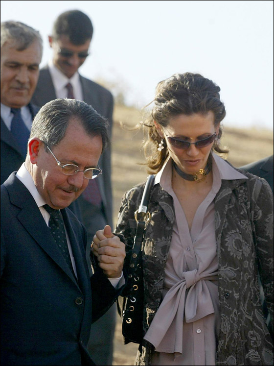 والد زوجة الاسد: مرعوب من القمع الوحشي الذي يقوم به صهري صورة رقم 1 والد زوجة الاسد: مرعوب من القمع الوحشي الذي يقوم به صهري صورة رقم 1