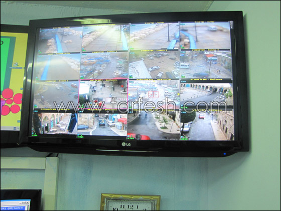 كاميرات بلدية عكا تضبط عملية سرقة لإحدى السيارات في ساحة الميناء صورة رقم 9