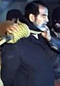 لحظة اعدامه صدام حسين: كنت اتوقع ذلك منذ وصولي الى الحكم! صورة رقم 2