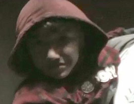 طفل سوري يبقى مع جثث عائلته في المنزل بحمص! صورة رقم 1