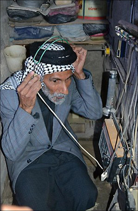 عراقي معارض اختبأ 20 عاما خوفا من بطش صدام واليوم يخرج للنور صورة رقم 6