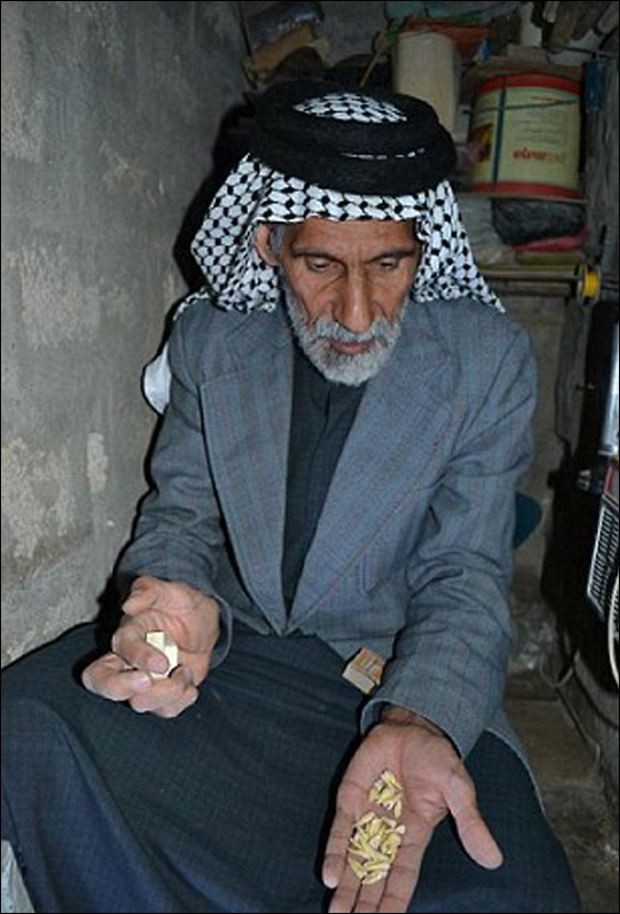 عراقي معارض اختبأ 20 عاما خوفا من بطش صدام واليوم يخرج للنور صورة رقم 4