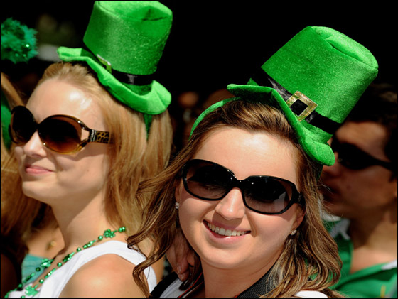 بالصور: العالم يصطبغ بالاخضر احتفالا بيوم باتريك المقدس صورة رقم 10 بالصور: العالم يصطبغ بالاخضر احتفالا بيوم باتريك المقدس صورة رقم 10